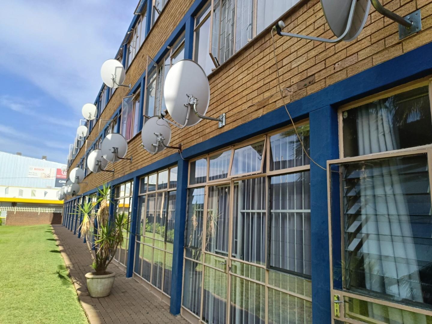 1 Bedroom Flat for Sale - Gauteng